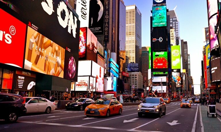 Everything You Need to Know About Digital Signage Advertising Networks